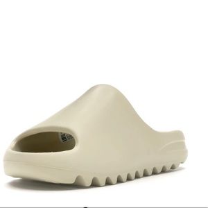Yeezy Slides Bone Size 9